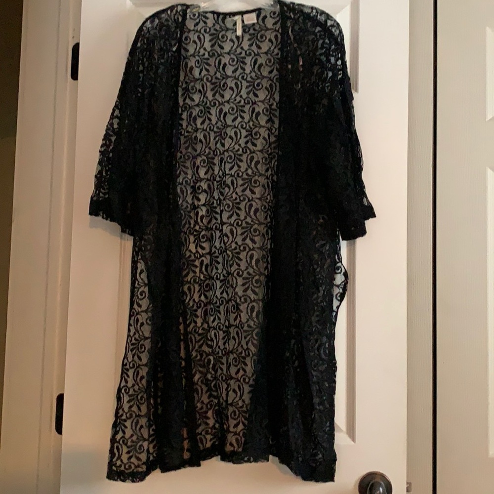 True & Destiny Lace Cover up. Size L
